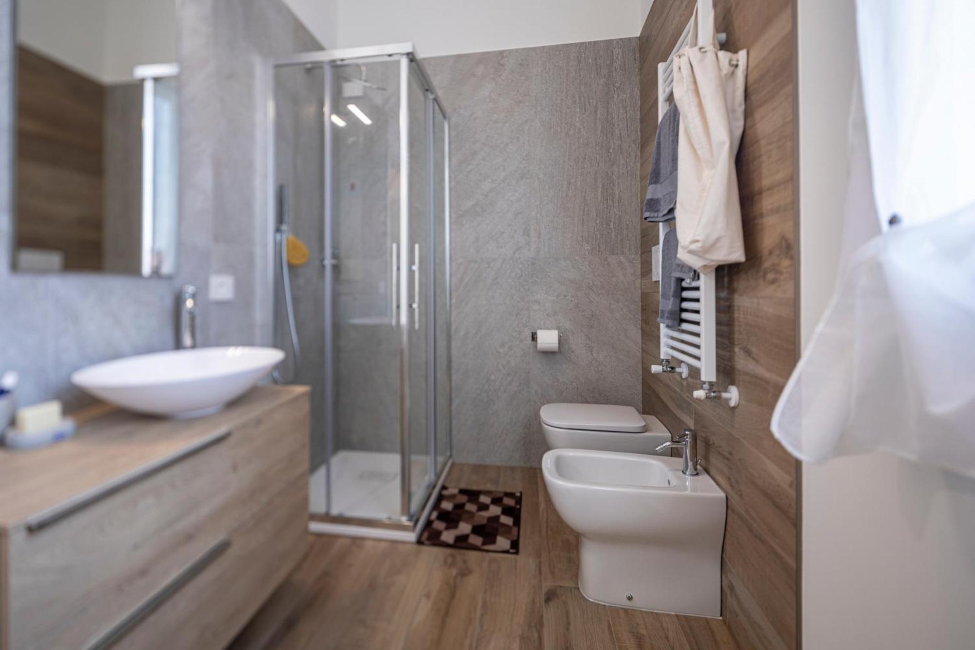 Ca' Del Re Scartozz Apartment Gavirate Exterior photo